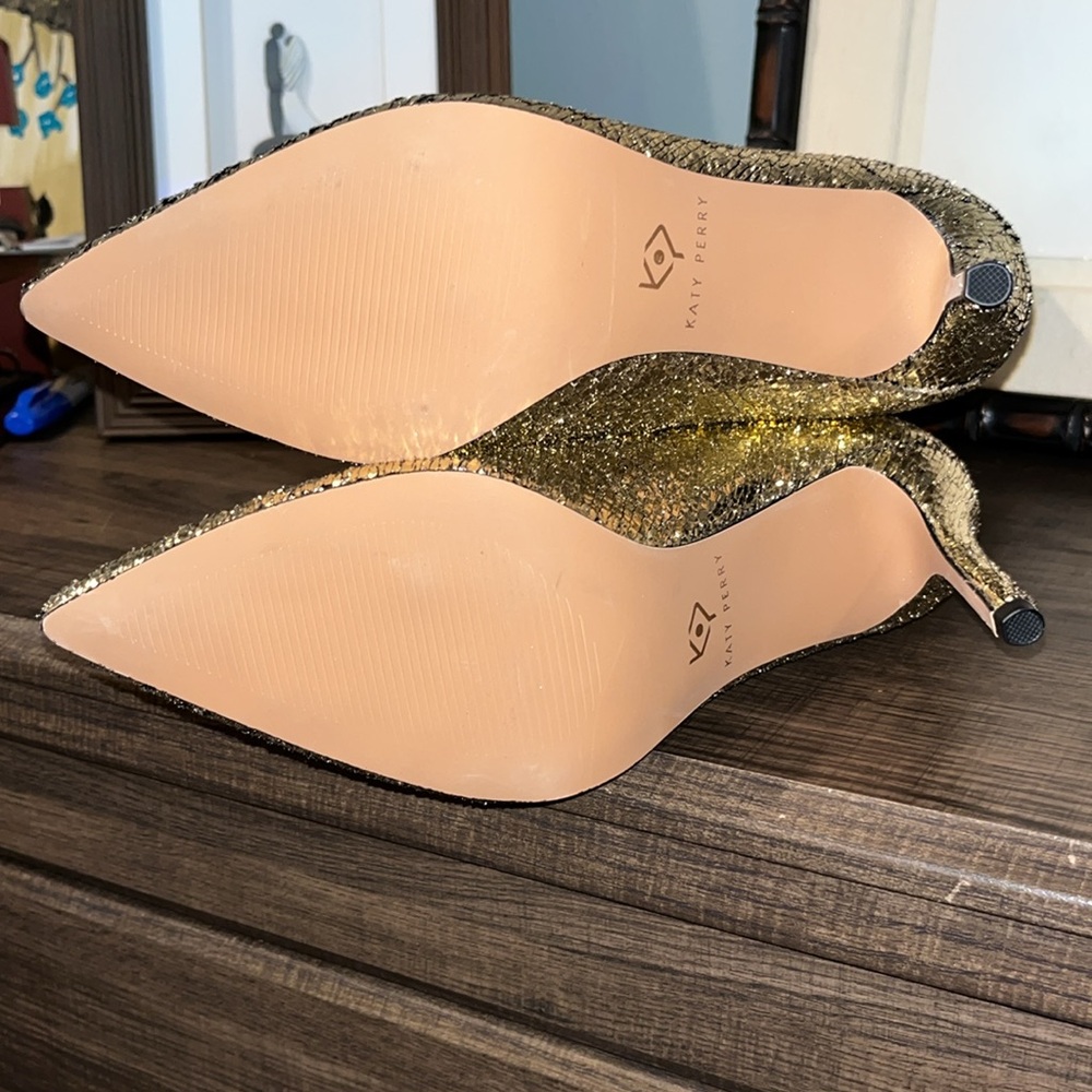 Katy Perry "THE REVIVAL BOOT" Gold Pointed Toe Heeled Boot NIB sz 7.5 - Picture 15 of 17